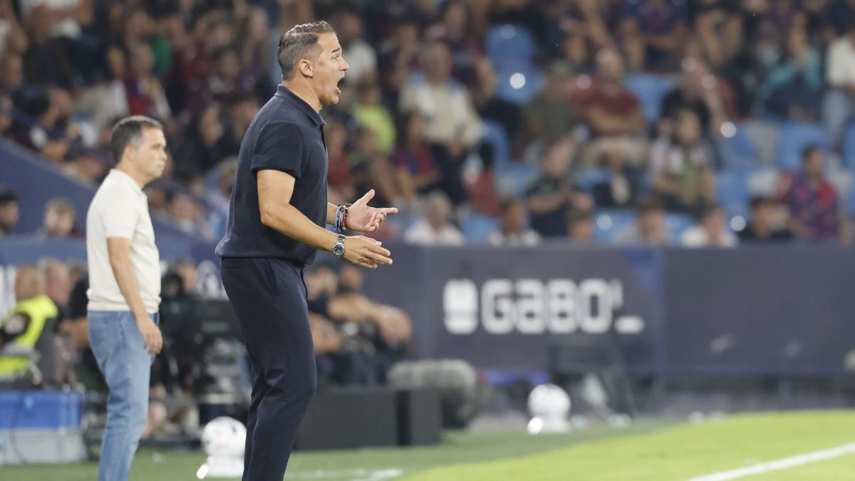 Luís Castro, tras cuatro partidos sin ganar: "Hemos peleado para ganar y las cosas vendrán"