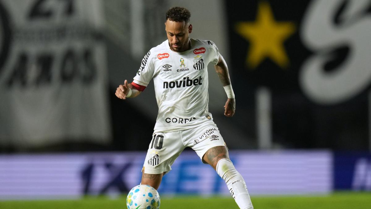 Neymar vuelve a pasar por quirófano