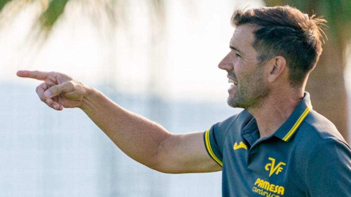 Albelda hace volar al Villarreal B tras derrotar al Atlético Madrileño de Torres: líder en 1ªRFEF, invicto... con un equipo 'nuevo'