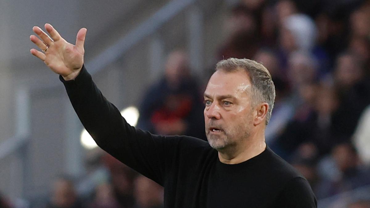 Flick: "Fermín tuvo un accidente y se hizo un corte, pero está bien"