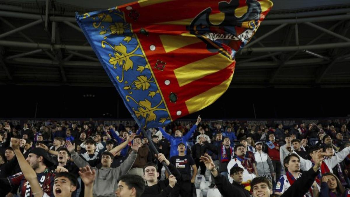 Avalancha de peticiones para estar en La Cartuja: cerca de 1.700 seguidores quieren viajar a Sevilla