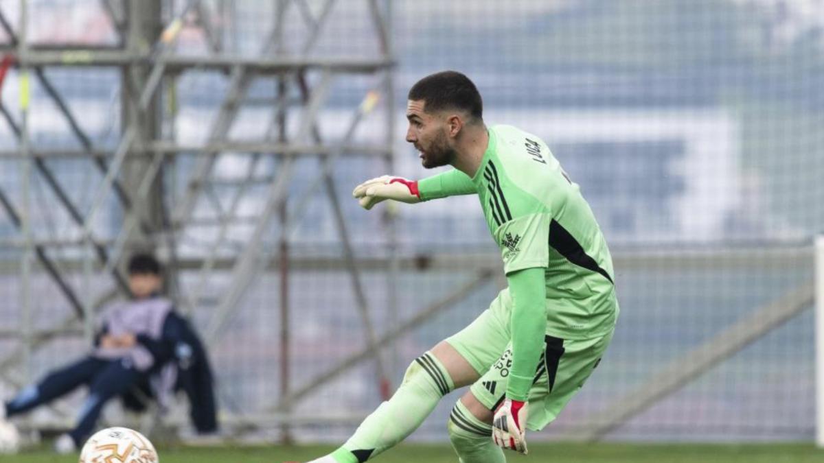 Luca Zidane tuvo que abandonar el derbi de Los Cármenes mareado