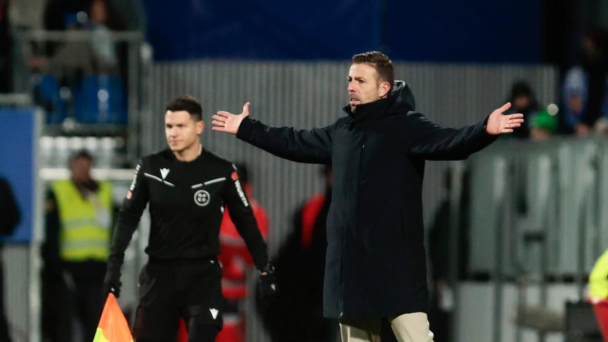 Luis García suma más efectivos a la causa y Estanis levanta la mano