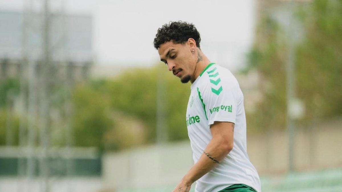 Antony, baja de última hora por un proceso vírico