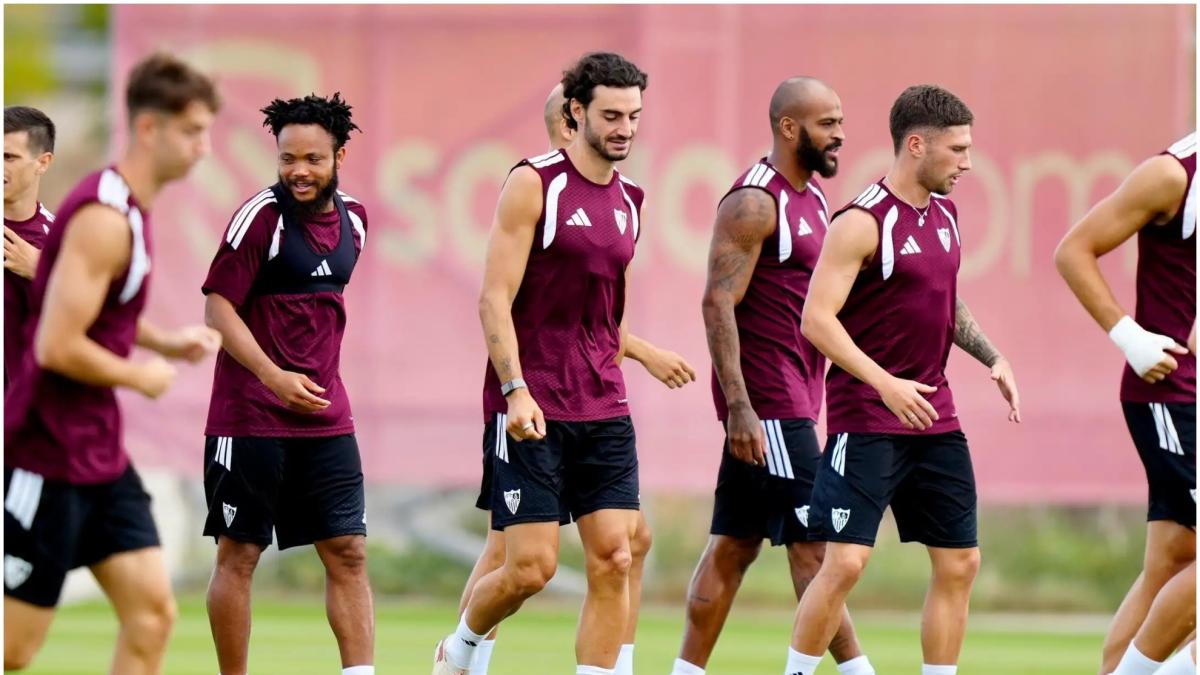 Juan Iglesias regresa al grupo mientras Vargas sigue entrenando