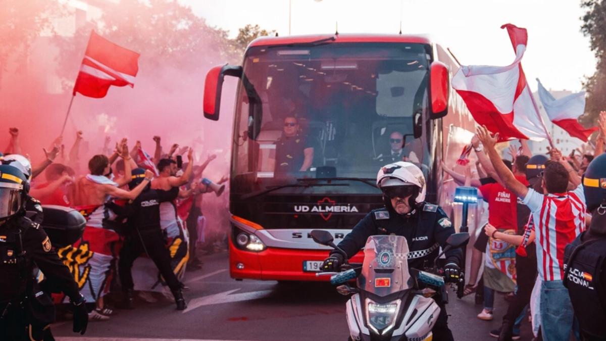 El Almería lamenta los incidentes ocurridos en la previa del encuentro ante el Málaga
