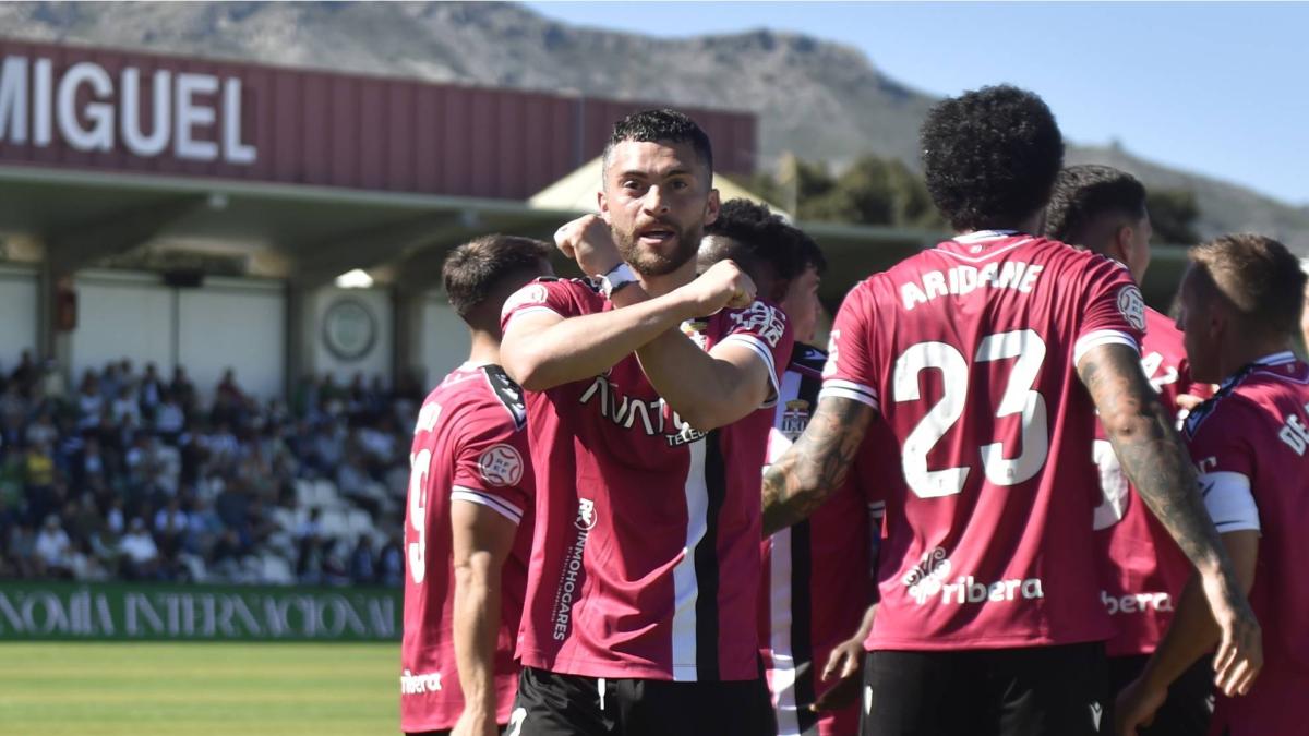 El Cartagena se hace fuerte en El Pozuelo