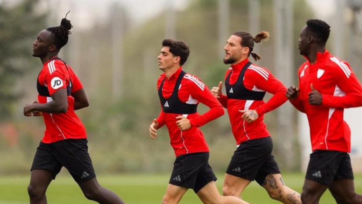 El Sevilla prepara con Vargas y sin Sow el partido frente al Atlético