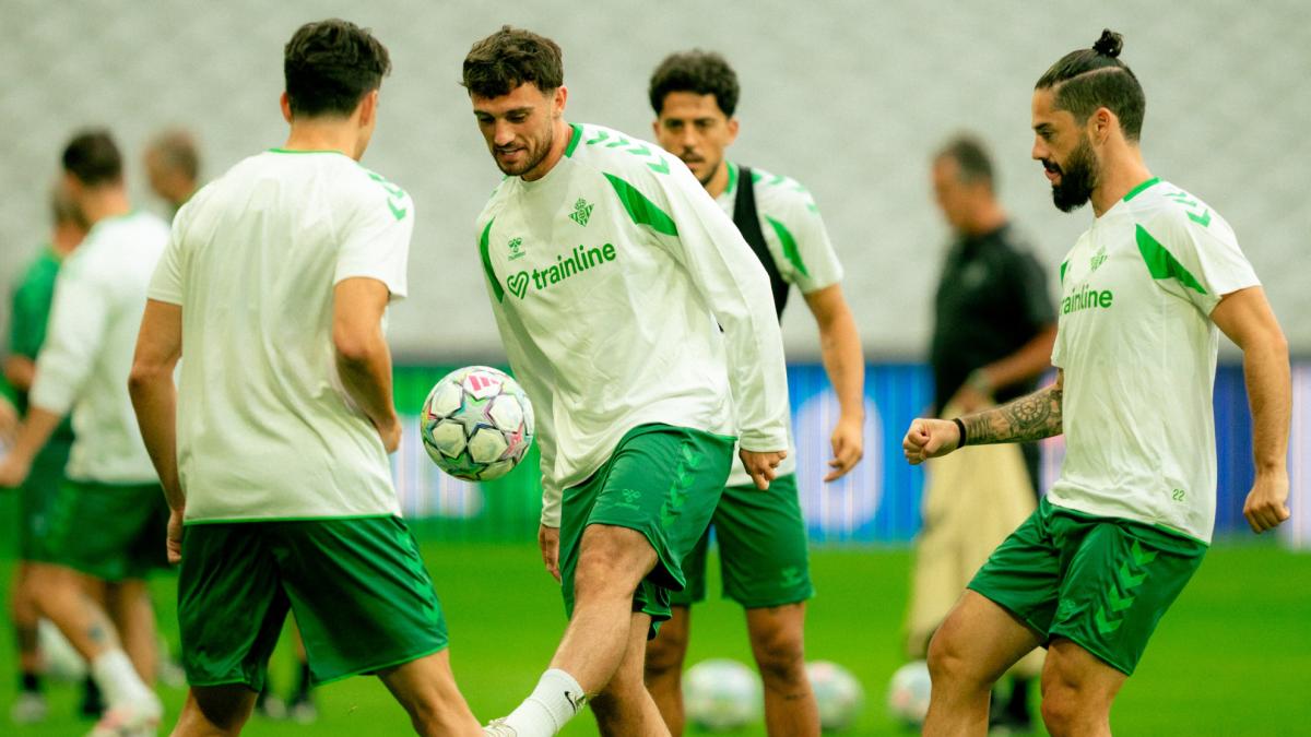Pellegrini recupera a casi todos sus efectivos pensando en Osasuna