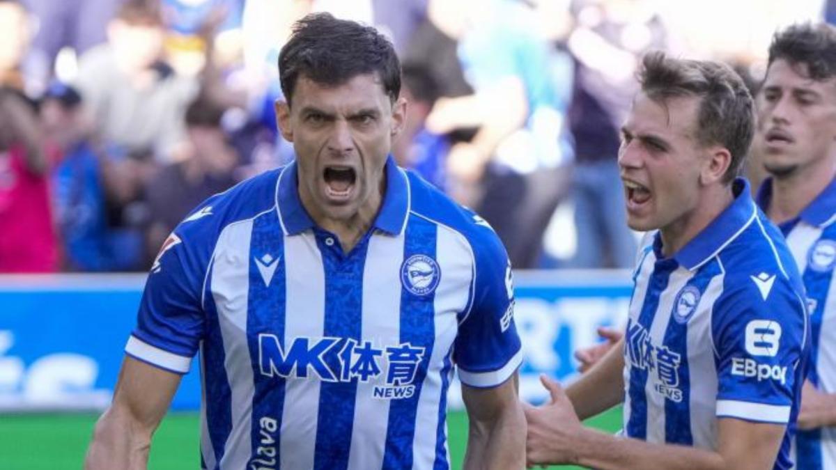 Boyé alcanza a Toni Martínez