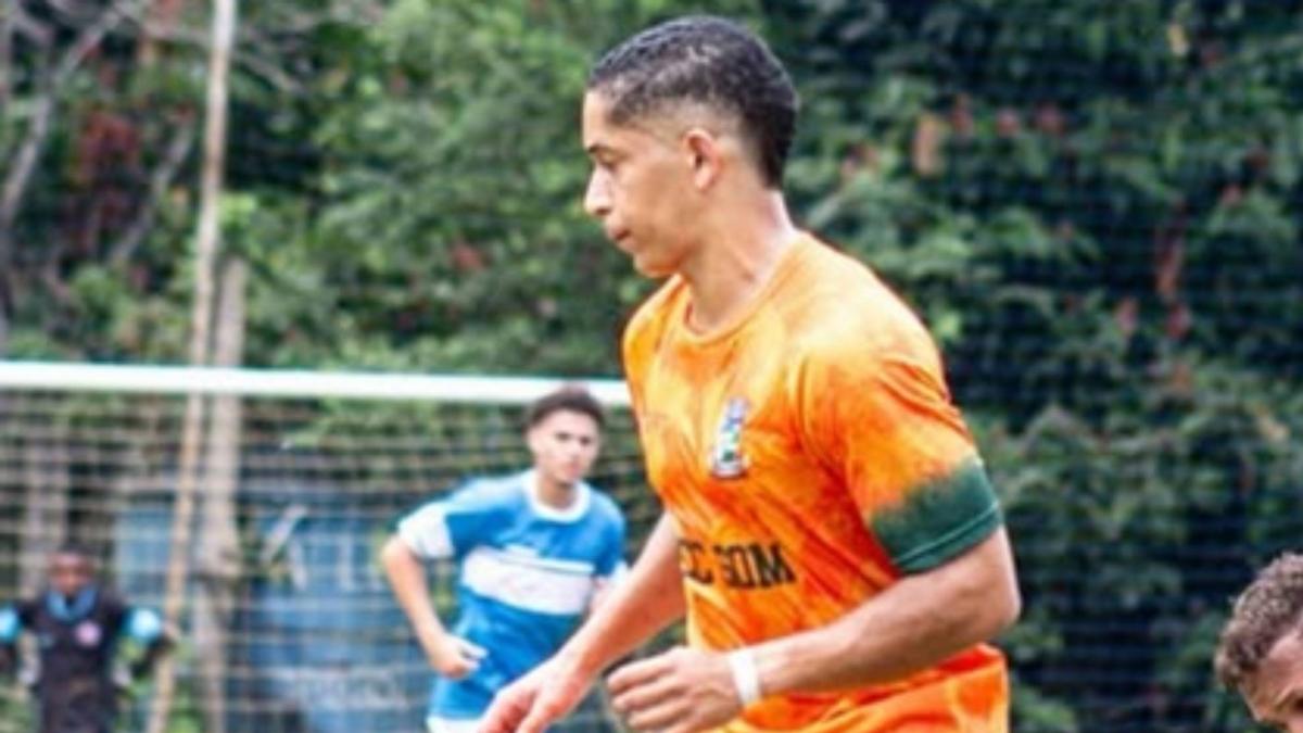 Un futbolista muere tras lanzarse desde una famosa cascada