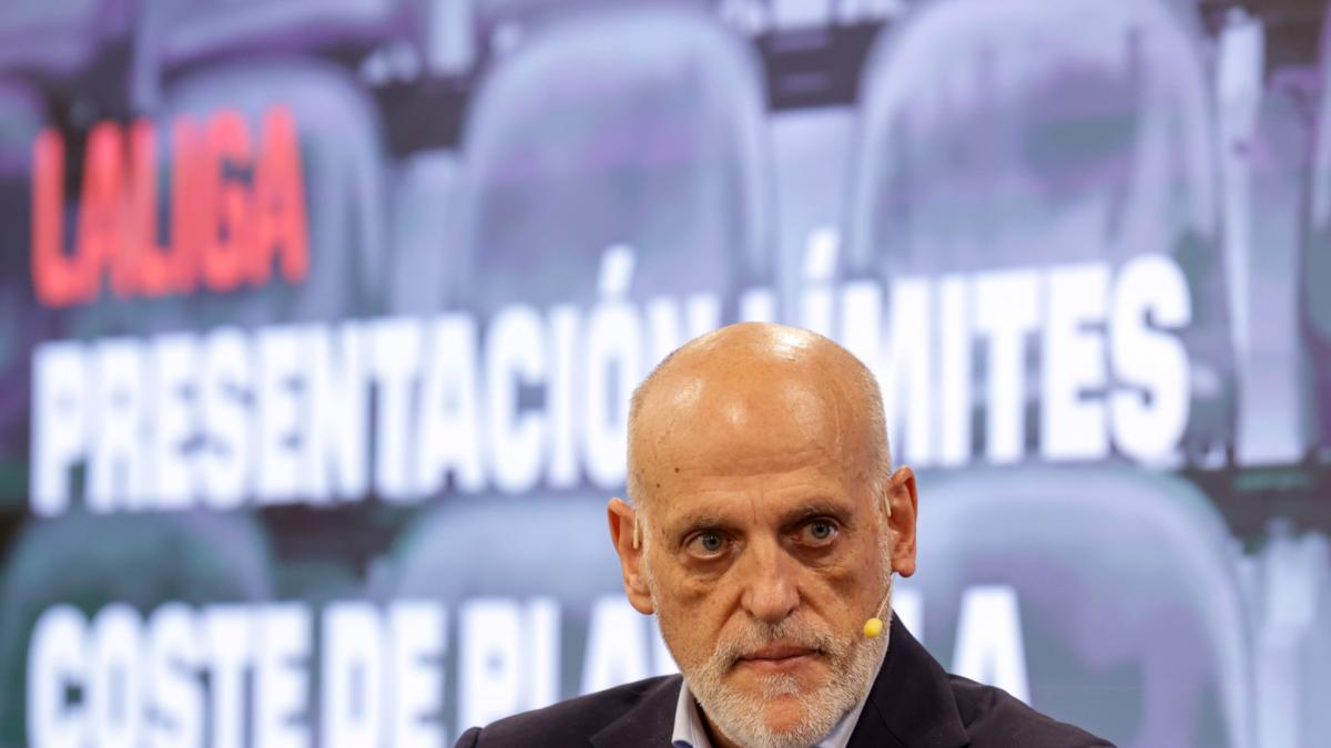 Cánticos en el Bernabéu de "¡Tebas dimisión!", "¡Laporta sigue pagando!" y "¡Negreira sigue pitando!"