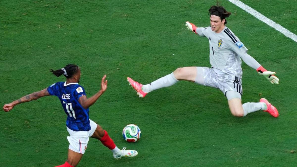 Ibrahimovic: "Olise ve cuadros que nadie puede ver, él pintó el partido"