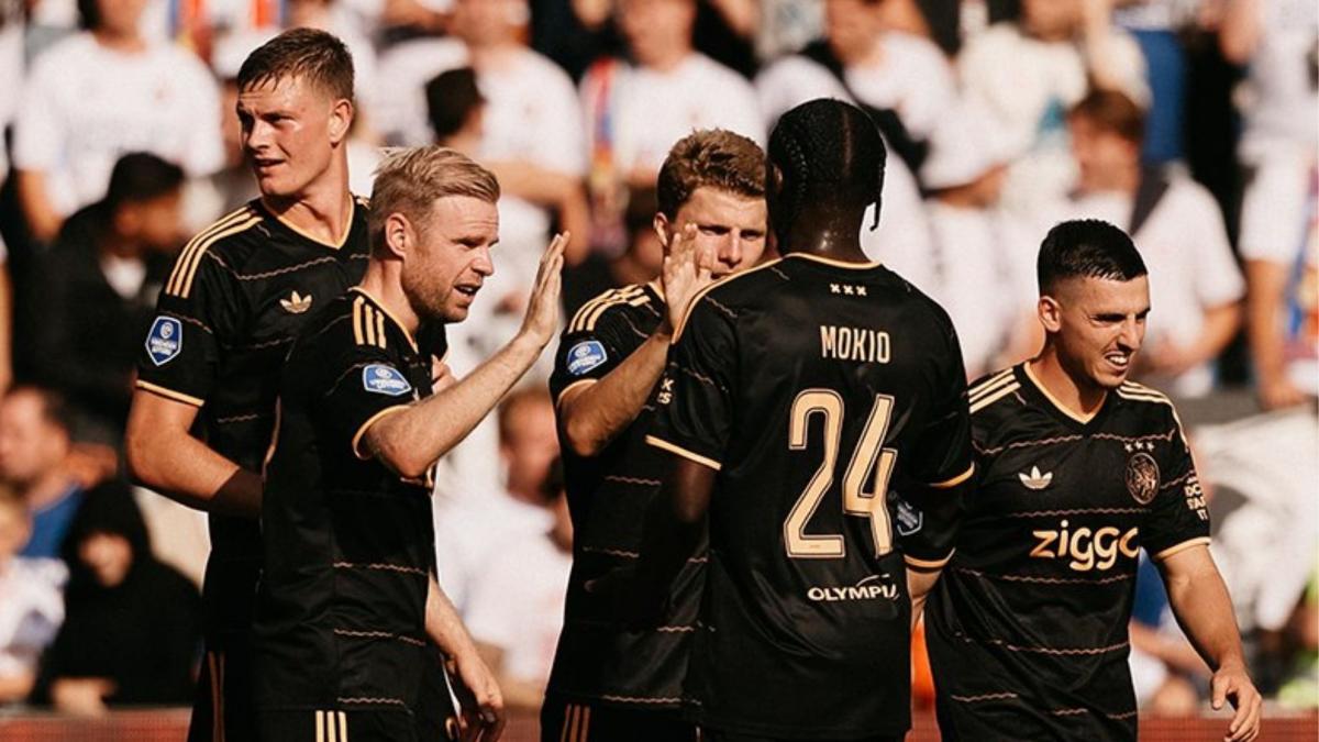 La 'vieja guardia' impulsa al Ajax de Míchel