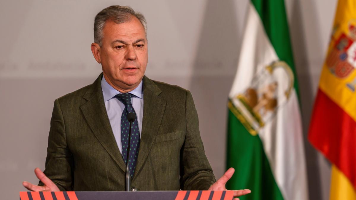 El alcalde de Sevilla pide a LaLiga que consulte a los ayuntamientos para fijar las fechas de sus partidos