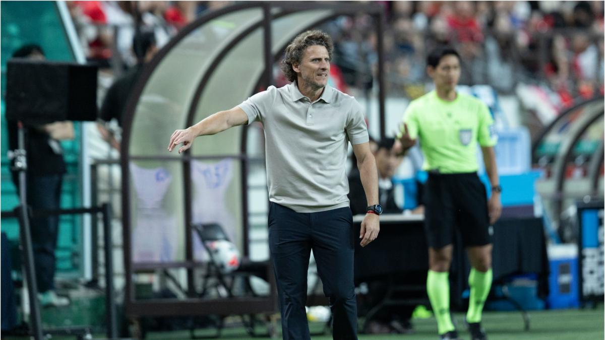 Diego Forlán suma puntos para seguir en Uruguay con goleada en la India