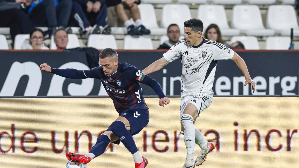 Goleado en casa, más sólido lejos del Belmonte