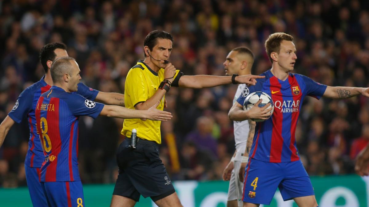 Se retira Deniz Aytekin, el árbitro de la histórica y polémica remontada del Barcelona al PSG en 2017
