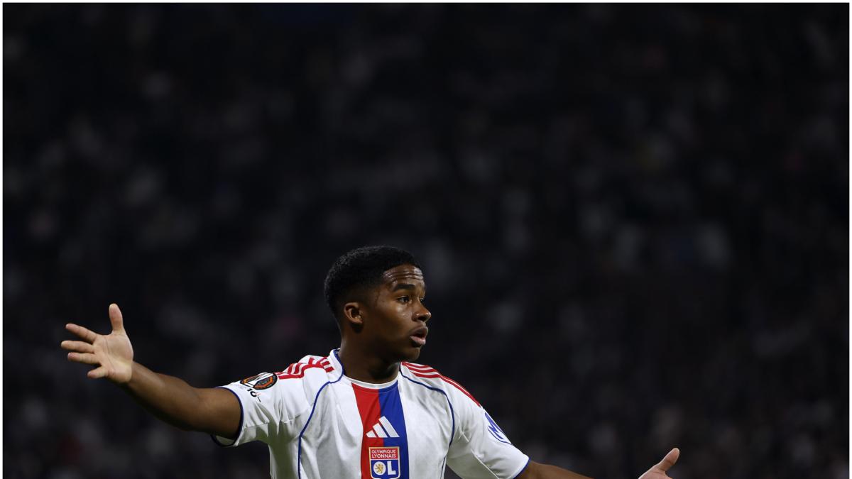 Un suplente Endrick revoluciona al Lyon fabricando dos goles ante el Lorient