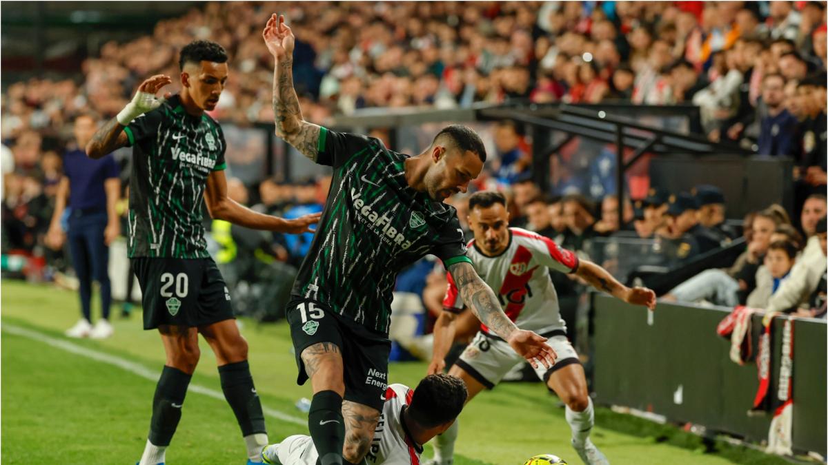 Tete Morente apela a la fortaleza del Elche en casa para salir del descenso ante el Valencia