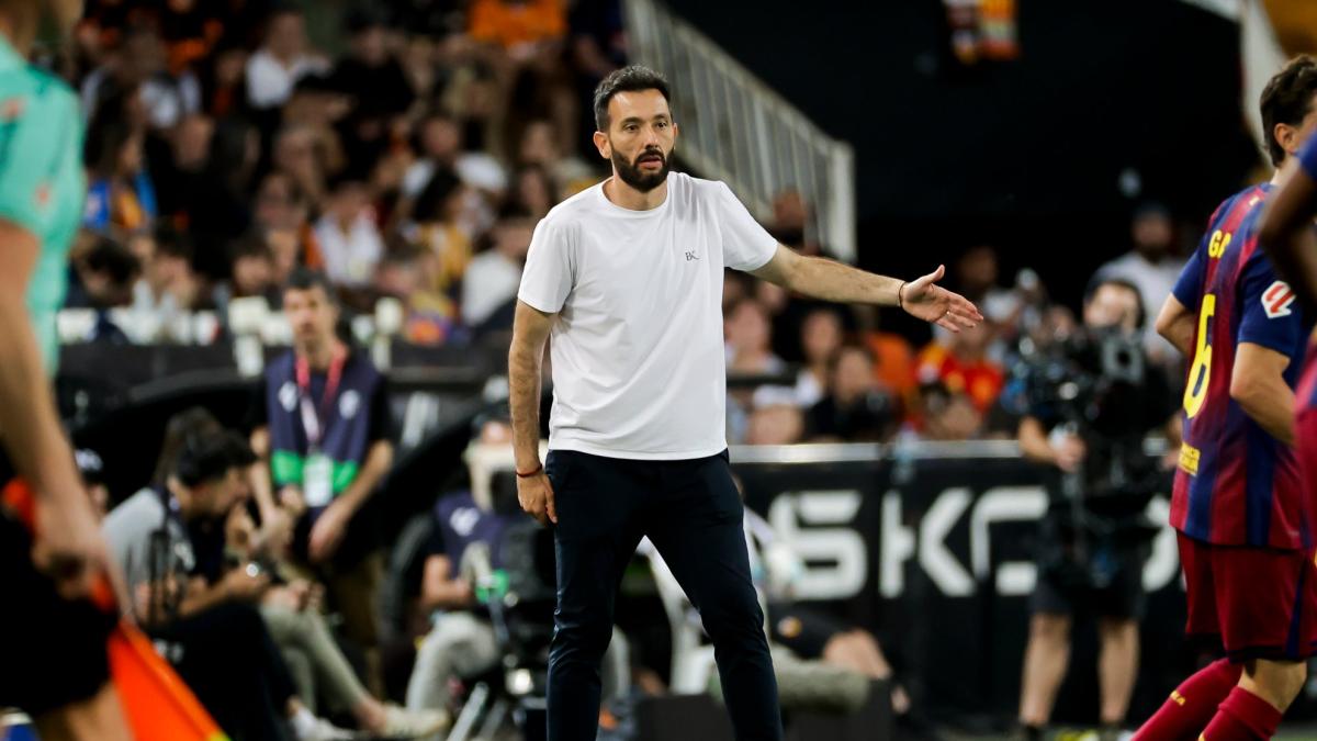 Carlos Corberán: “El equipo está con pena por no conseguir el objetivo”