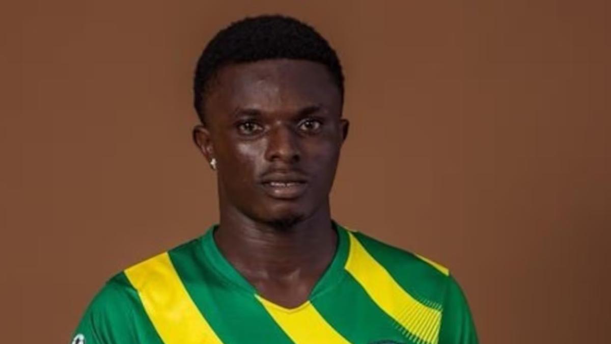 Muere un futbolista de Primera división de Ghana tras un asalto a mano armada al autobús del equipo