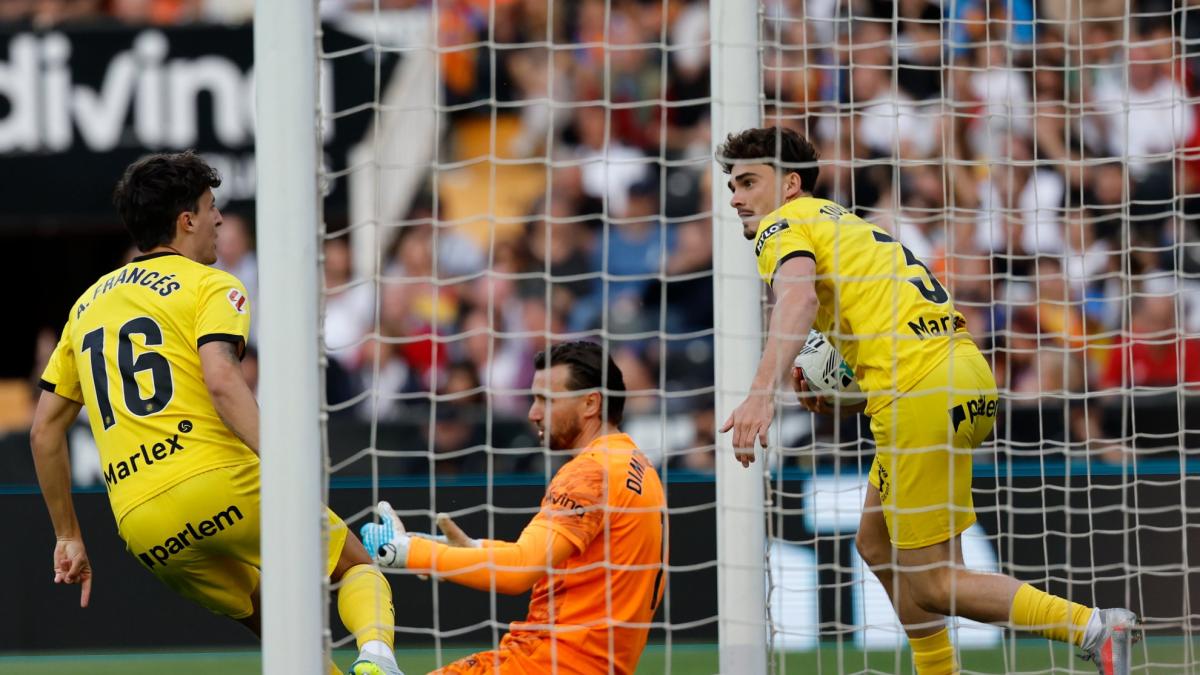 El Valencia sufre el 'mal de los goles suplentes': el equipo de la Liga que más recibe