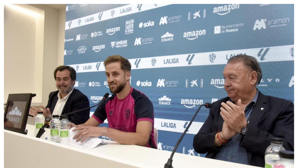 Jorge Pulido se queda en Segunda: cambia el Huesca por el Almería