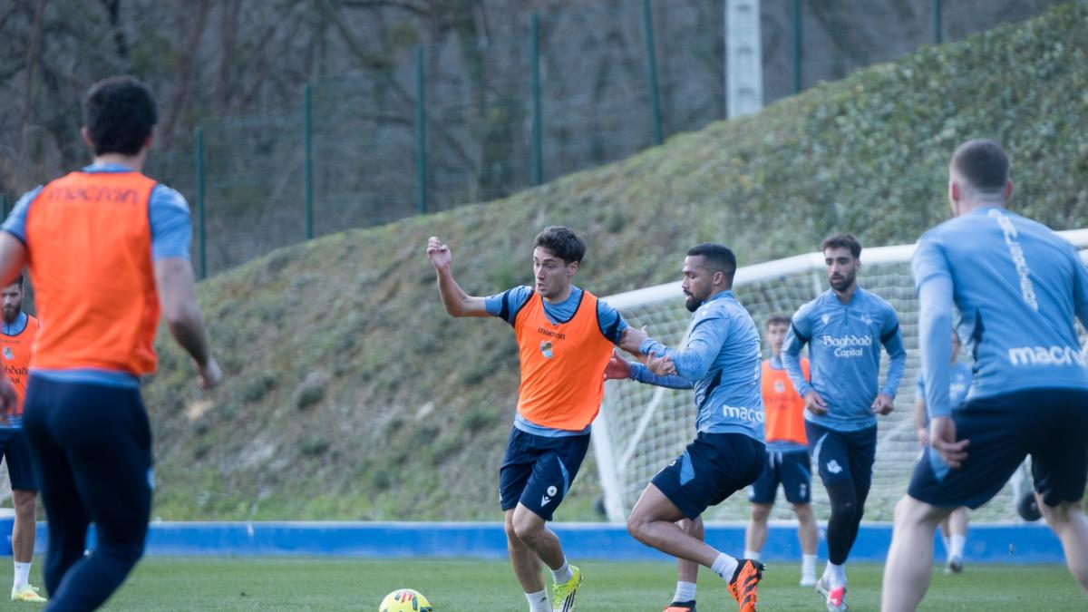 Oyarzabal y Gorrotxategi entrenan con el grupo y además Yangel también lo hace