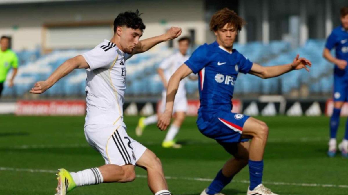 Arbeloa convoca a Fortea y Yáñez y recupera a Mendy para el duelo ante el Girona