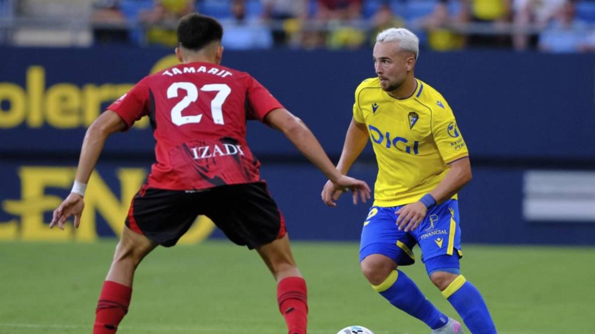 La etapa de Ontiveros en el Cádiz entra en su punto más crítico