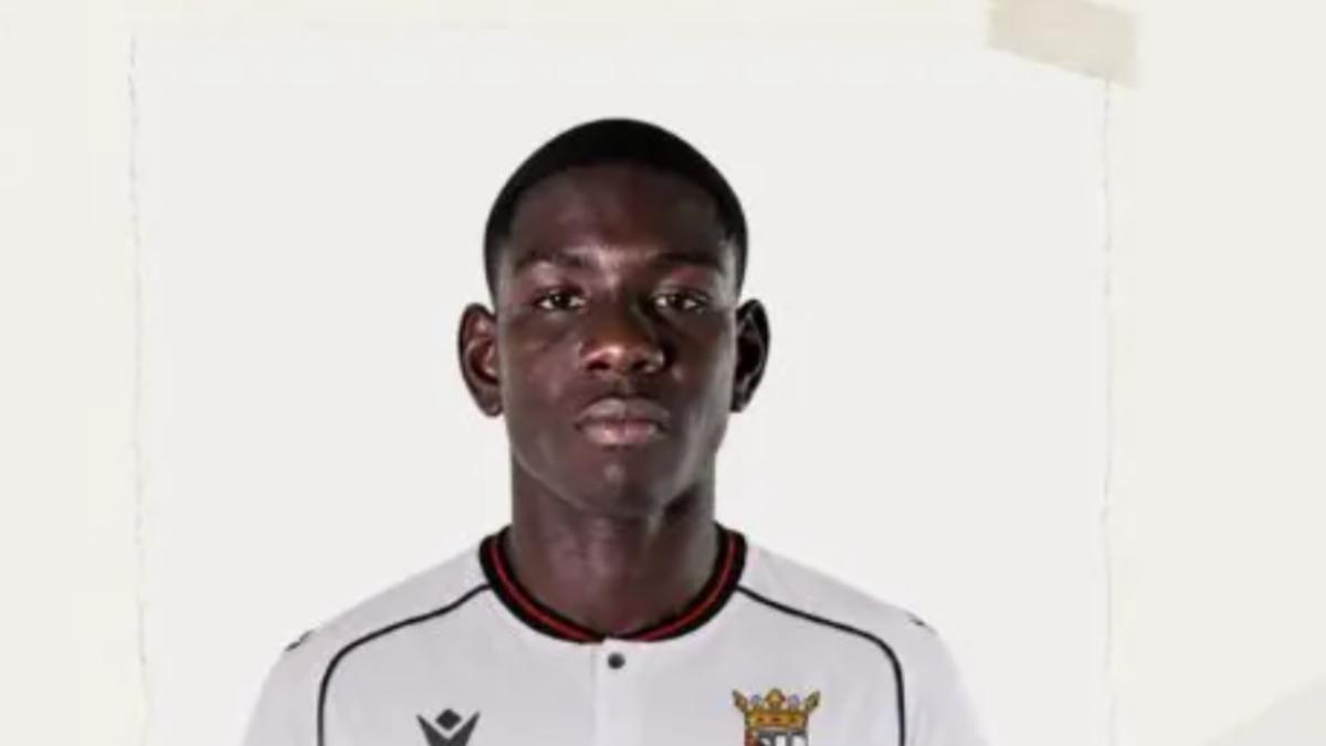 Umaru Konaré y Toni Abad, los últimos refuerzos del Ceuta