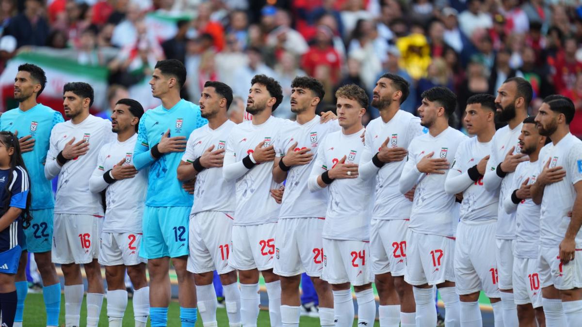 El infierno de Irán en el Mundial: de los pitos propios a su himno al final más cruel