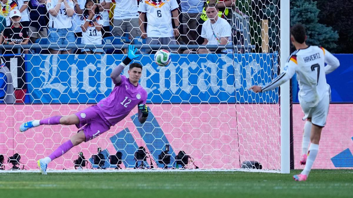 Gill hace soñar a Paraguay