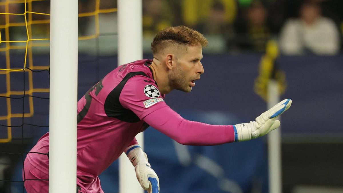 Peter Gulacsi sufre un robo a mano armada en su casa con él y su familia dentro