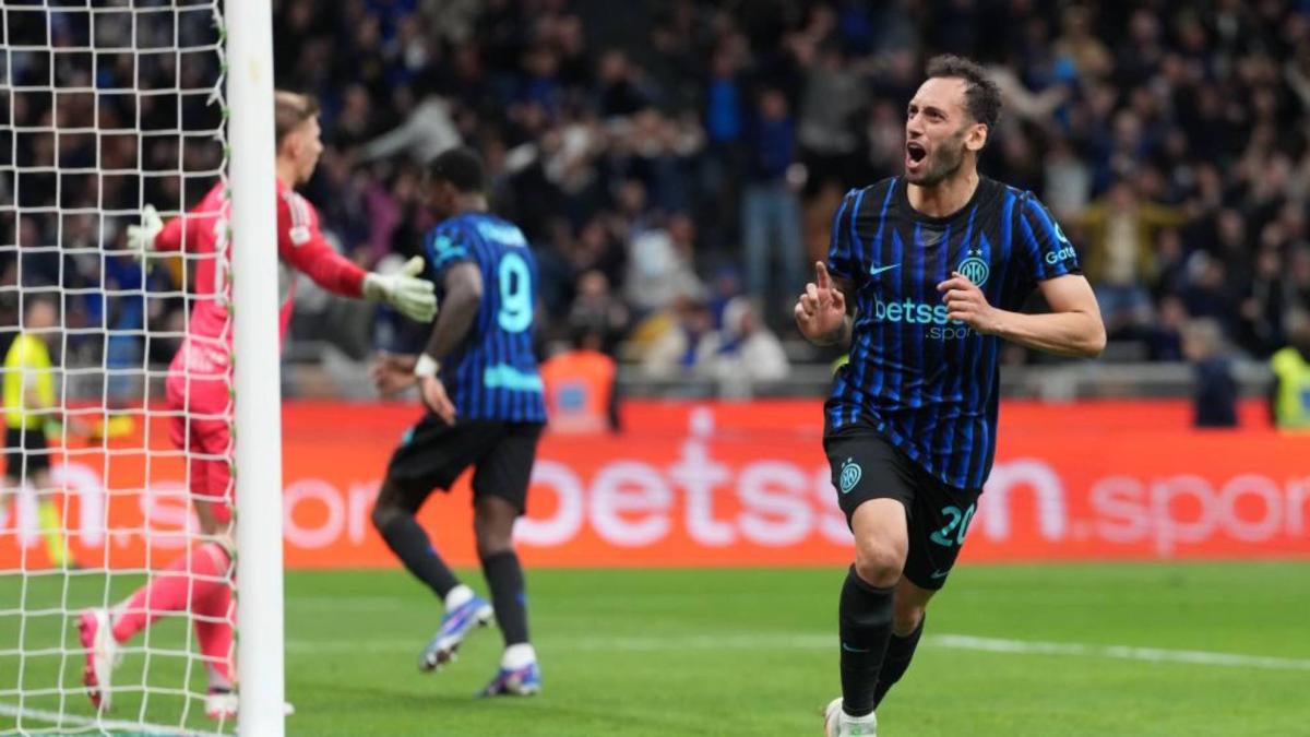 Çalhanoglu señala el camino hacia Roma