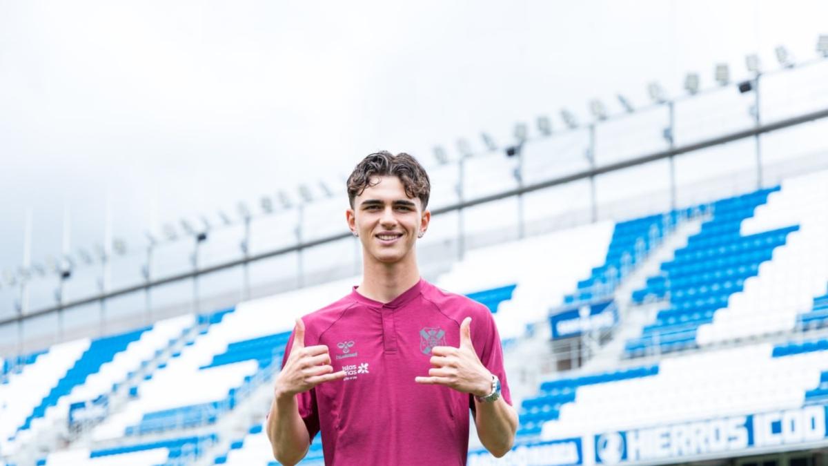 El Tenerife ‘blinda’ a la joya de su cantera hasta 2029