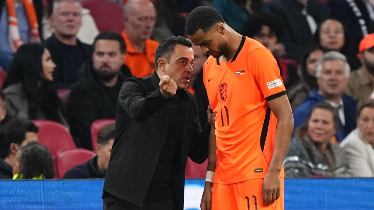 Gakpo salva a Países Bajos en un buen debut de Xavi Hernández