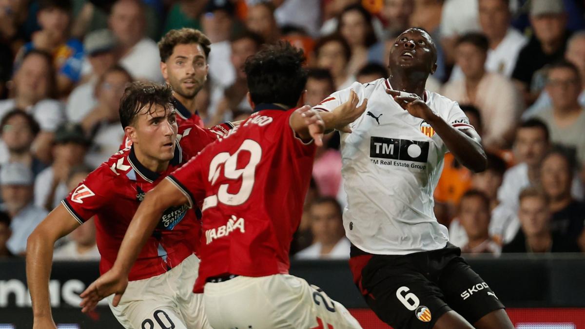 La lesión de Umar Sadiq aumenta los problemas de Corberán en ataque