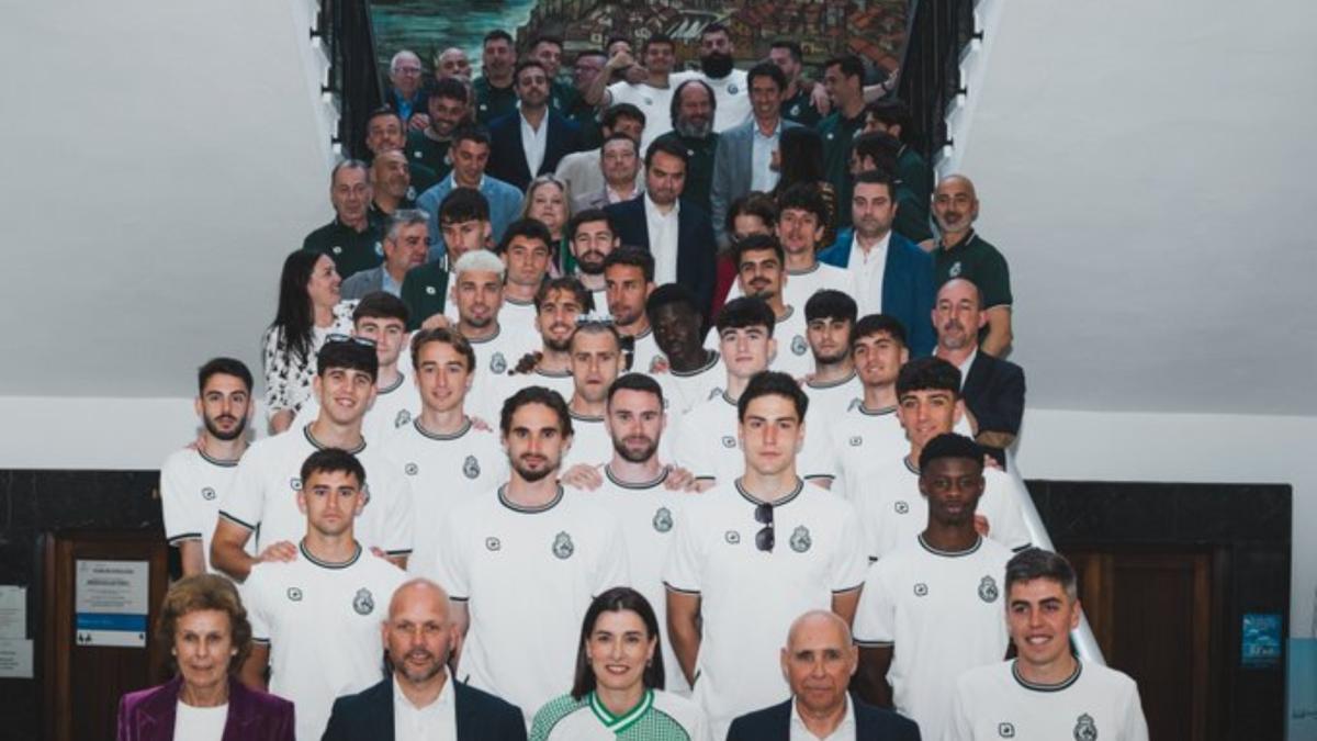 El Ayuntamiento abrió sus puertas a un Racing de Primera
