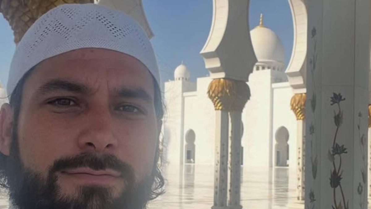 Jota Peleteiro inculca la fe islámica a sus hijos: "Llevarán esta tradición mucho más allá de mi tiempo"