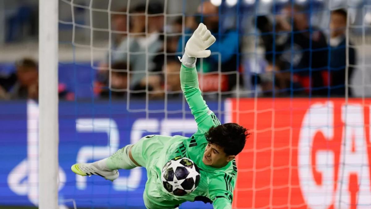 Javi Navarro es historia de la Youth: dos tandas y cinco penaltis parados