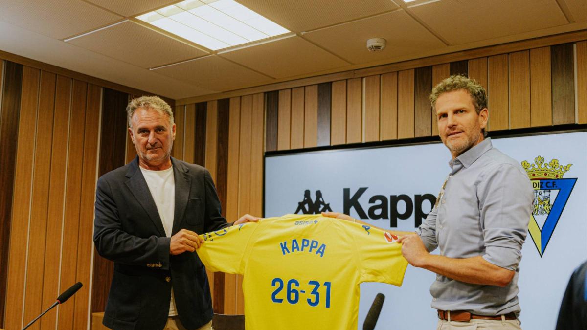 El Cádiz presenta su nueva equipación para la temporada 2026-2027
