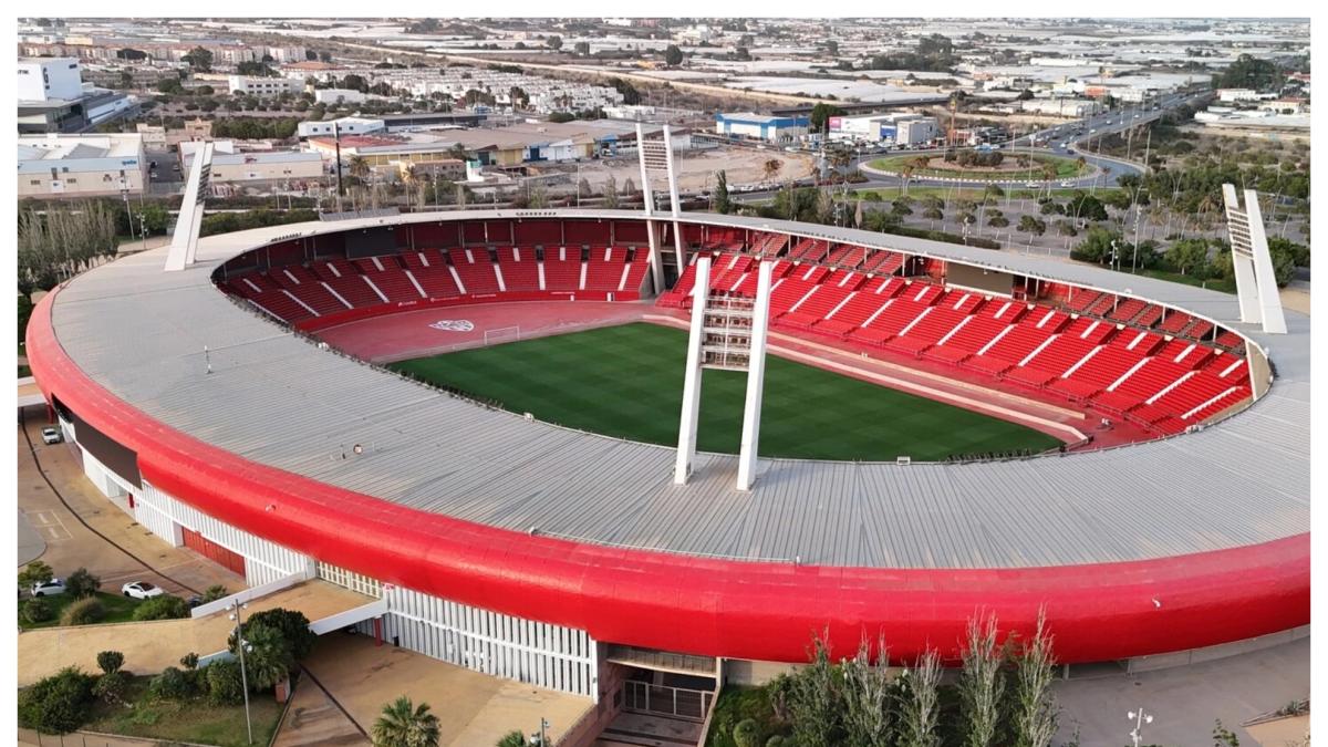 La reforma del estadio al final se hará en dos fases para no interferir en la competición