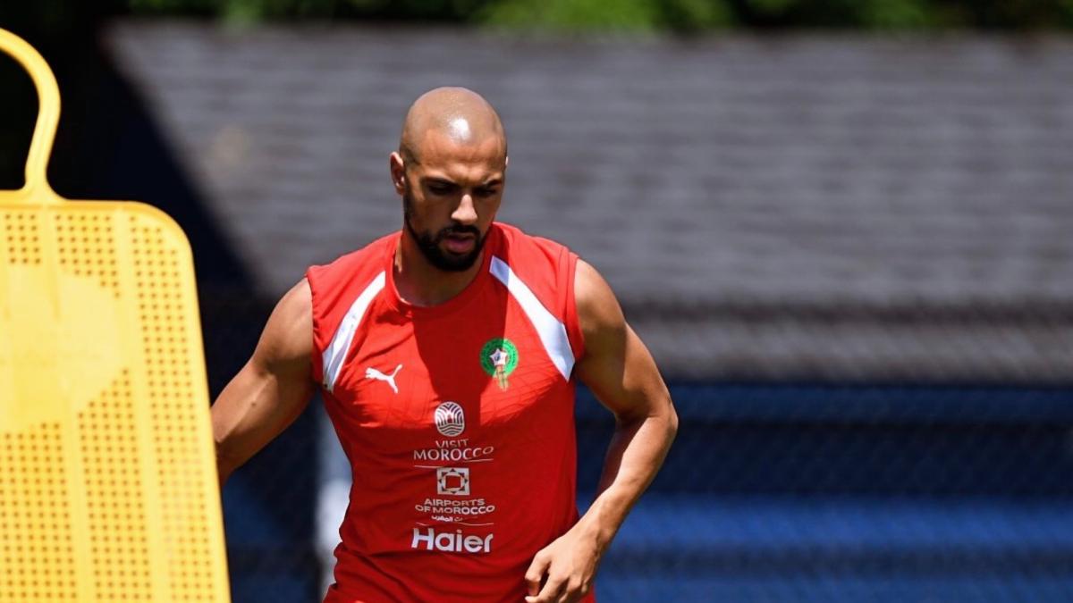 El Betis se centra en el delantero y aparca por ahora el regreso de Amrabat