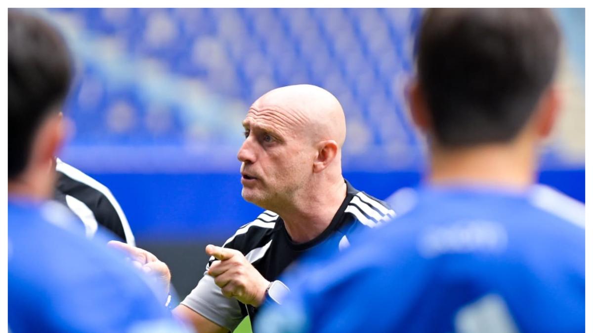 Julián Calero pone de ejemplo al Aston Villa para motivar a su Oviedo